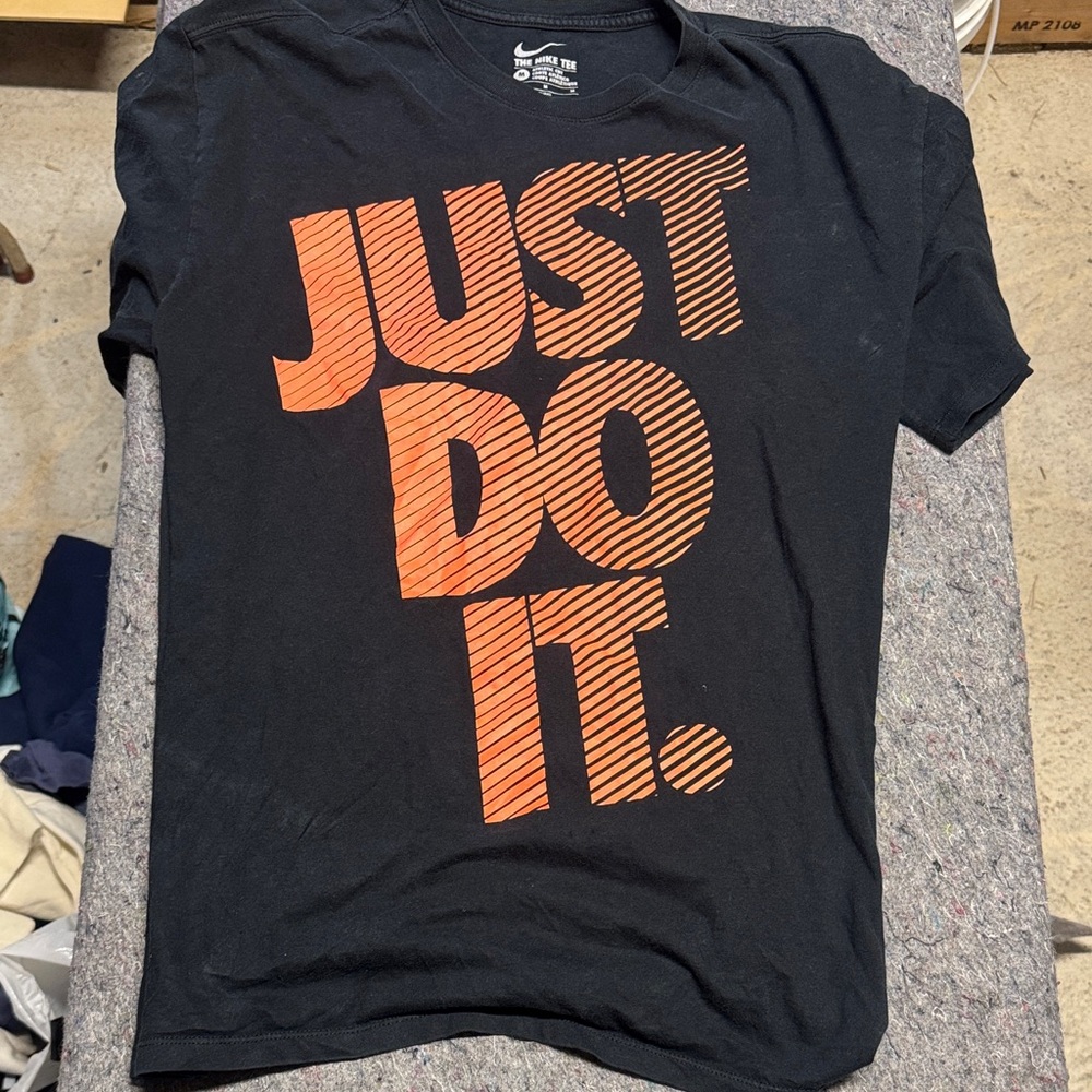 Nike Men's Tee with Bold Orange Graphic